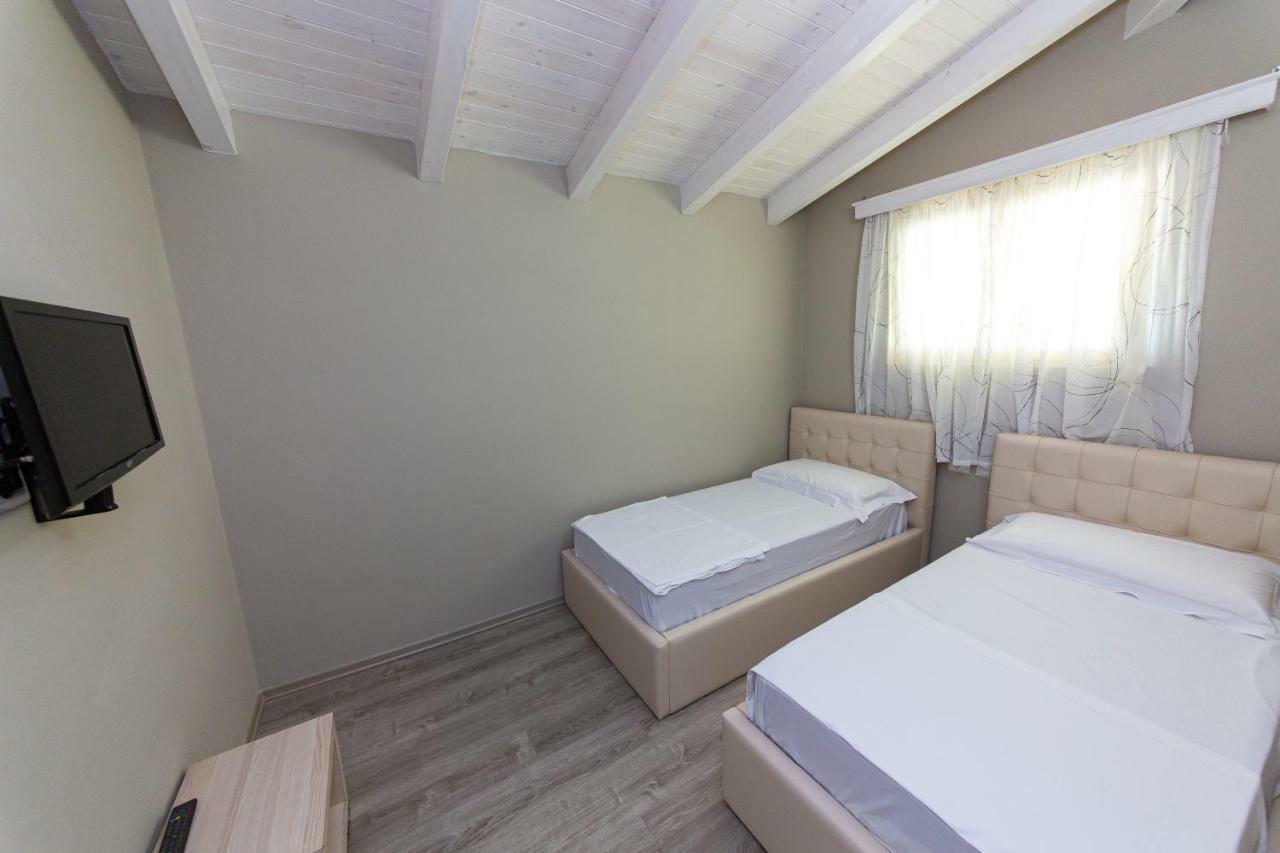 Hotel Roi Радиме Екстер'єр фото