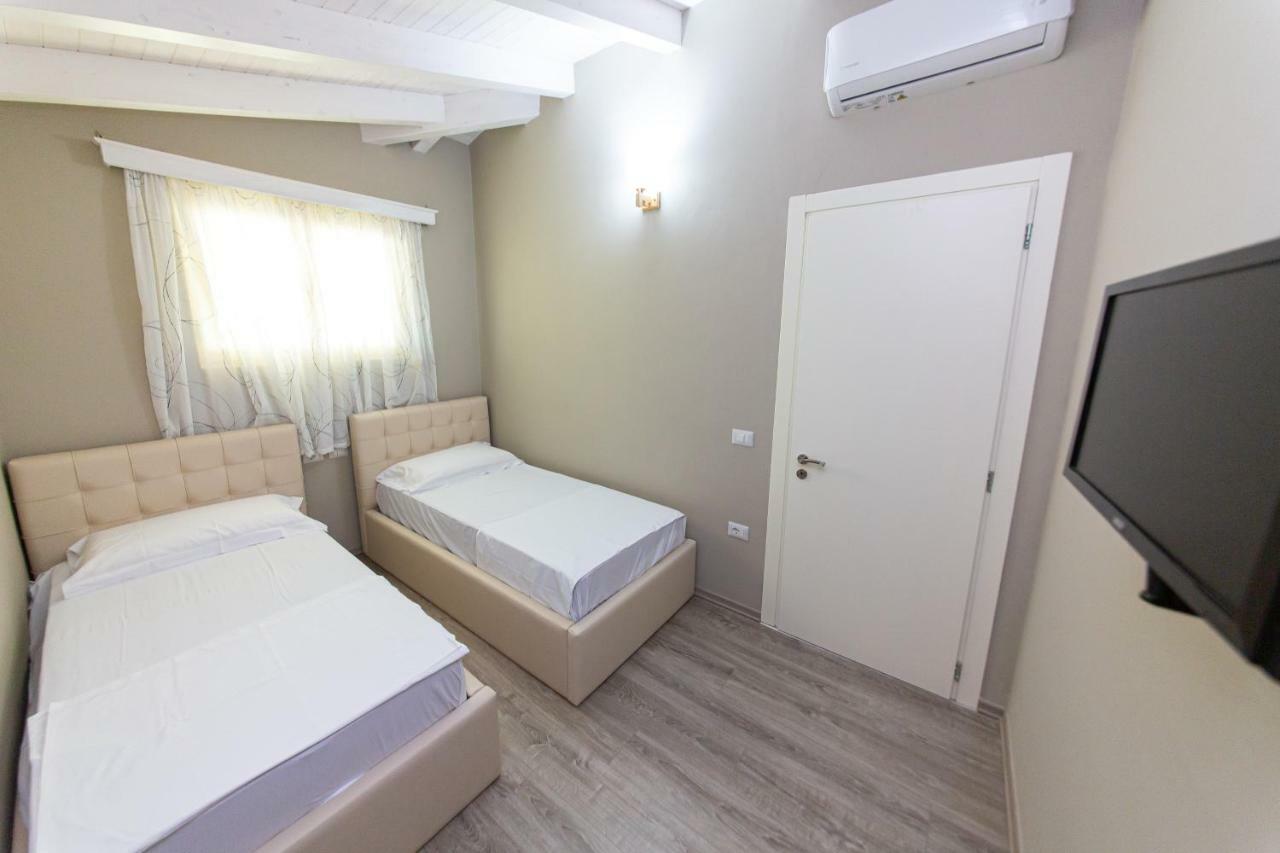Hotel Roi Радиме Екстер'єр фото